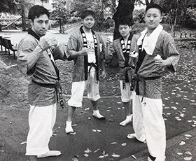 全日本出場選手たち。全日本チャンピオンの高橋選手（左）