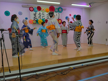 豊玉東寿会のレクダンス